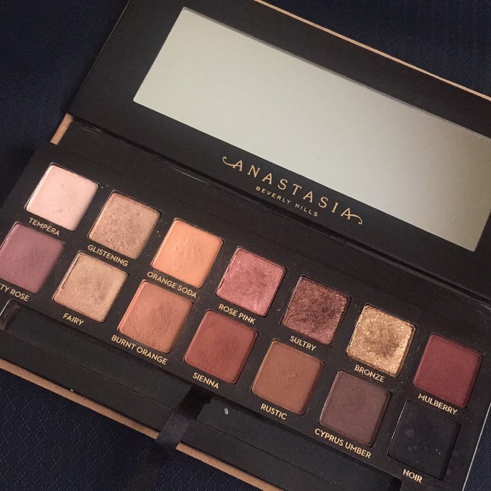 Anastasia Soft Glam Palette